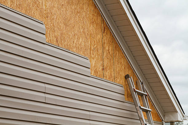 Professional Wood Siding technician working in Danville, IN